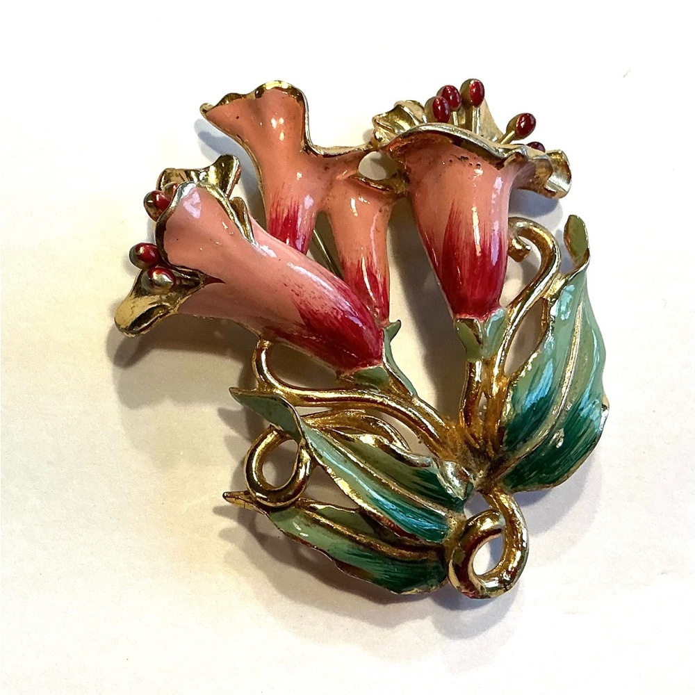 Vintage Coro Floral Enamel Brooch with 2 Tremblers in the flowers